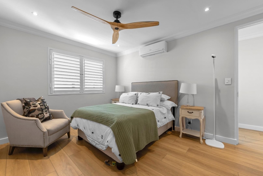 4 Bedroom Property for Sale in Sea Point Western Cape